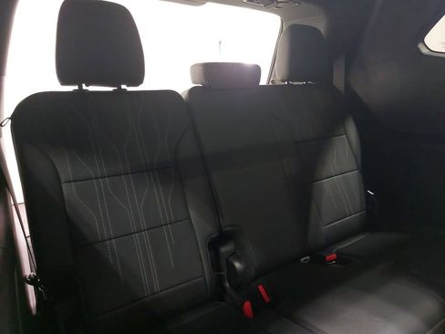 Used 2025 Buick Enclave Avenir w/ Super Cruise Package image 12