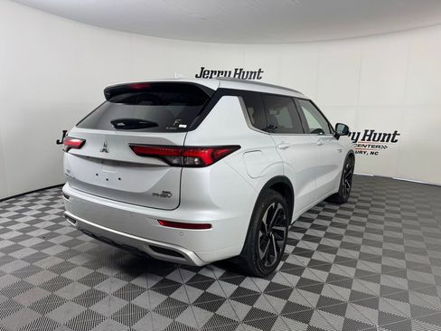 Used 2023 Mitsubishi Outlander SEL AWD/4WD image 7