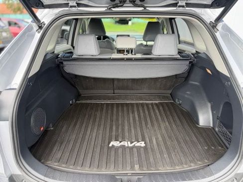 Used 2020 Toyota RAV4 Limited AWD/4WD image 25