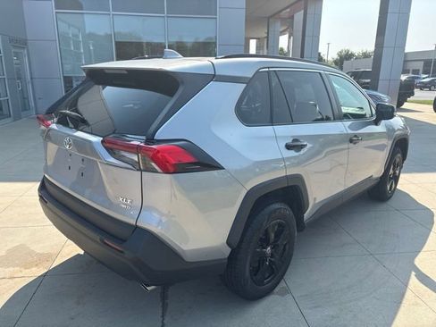 Used 2021 Toyota RAV4 XLE AWD/4WD image 7