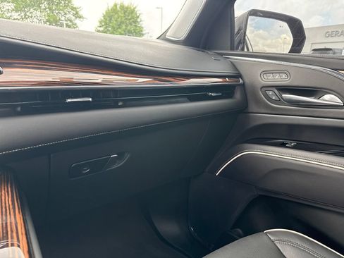 Certified 2024 Cadillac Escalade Premium Luxury w/ Performance Package AWD/4WD image 25