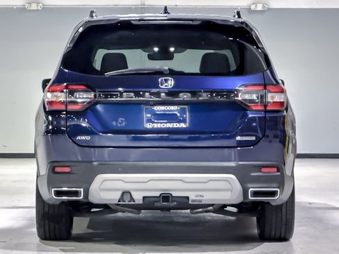 Used 2023 Honda Pilot Touring image 10