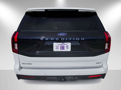 Used 2025 Ford Expedition Max Active AWD/4WD image 8