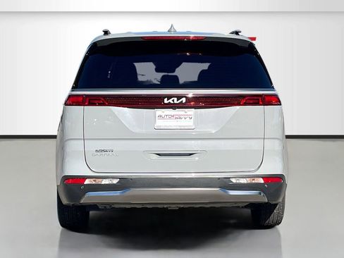 Used 2024 Kia Carnival SX FWD image 6