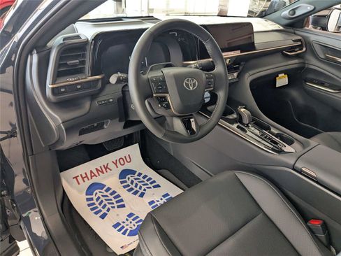 New 2026 Toyota Crown Platinum image 8