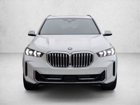 New 2026 BMW X5 xDrive50e w/ Climate Comfort Package image 5