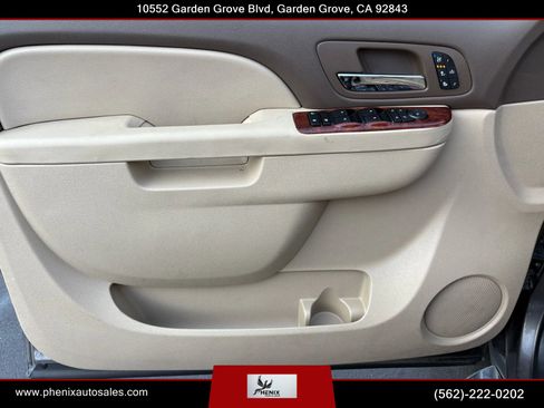 Used 2012 Chevrolet Suburban LTZ image 16