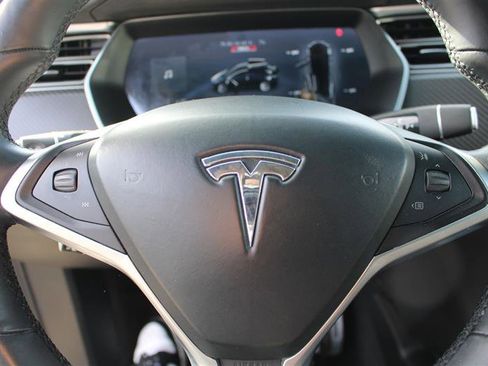 Used 2016 Tesla Model X P90D image 15