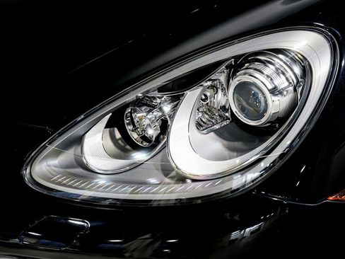 Used 2013 Porsche Cayenne Diesel AWD/4WD image 38
