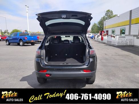 Used 2022 Jeep Compass Trailhawk w/ Trailhawk Elite Group AWD/4WD image 14