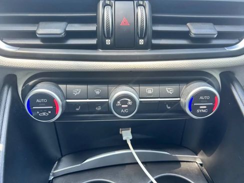 Used 2019 Alfa Romeo Giulia Ti Sport w/ Quick Order Package 22S Sport AWD/4WD image 22