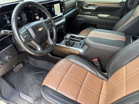 Used 2025 Chevrolet Silverado 1500 High Country AWD/4WD image 10