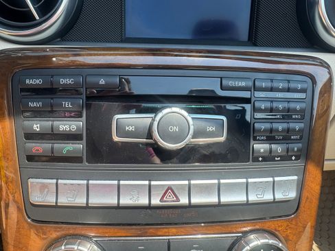 Used 2014 Mercedes-Benz SLK 250 image 21