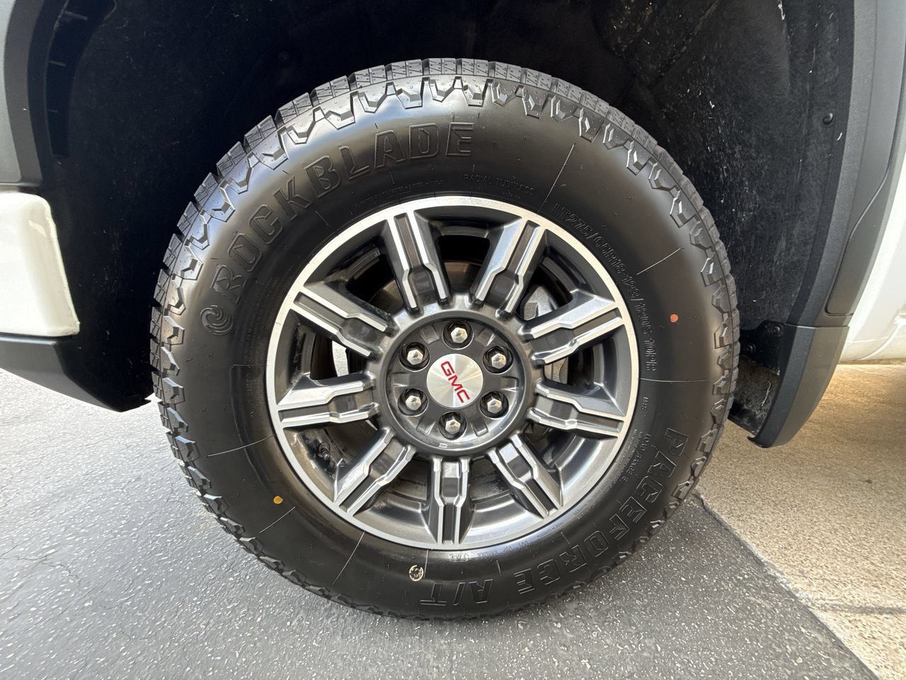 Used 2025 GMC Sierra 1500 AT4 AWD/4WD image 33