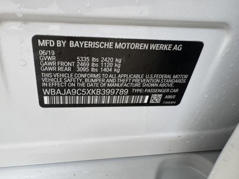 Used 2019 BMW 530e w/ Convenience Package image 41