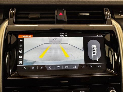 Used 2017 Land Rover Discovery HSE image 20