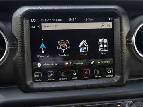Used 2023 Jeep Wrangler Unlimited Sahara w/ Cold Weather Group AWD/4WD image 18