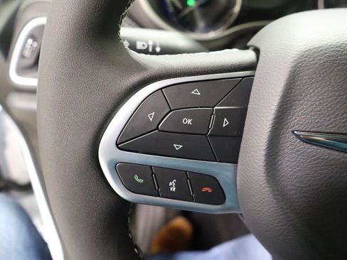 New 2026 Chrysler Pacifica Select image 26