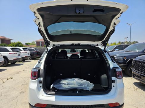New 2026 Jeep Compass Latitude AWD/4WD image 25