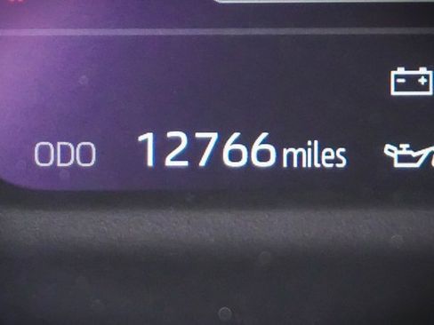 Used 2025 Toyota Sequoia Platinum image 9