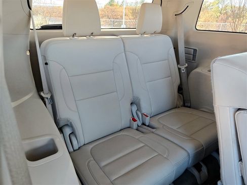 Used 2023 GMC Acadia Denali image 30