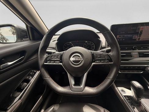 Used 2024 Nissan Altima 2.5 SR w/ SR Premium Package FWD image 12