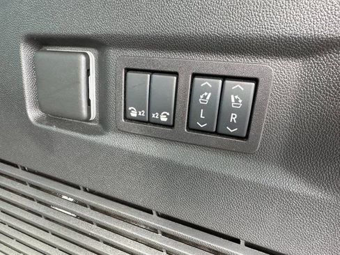 Used 2025 Chevrolet Tahoe RST image 13