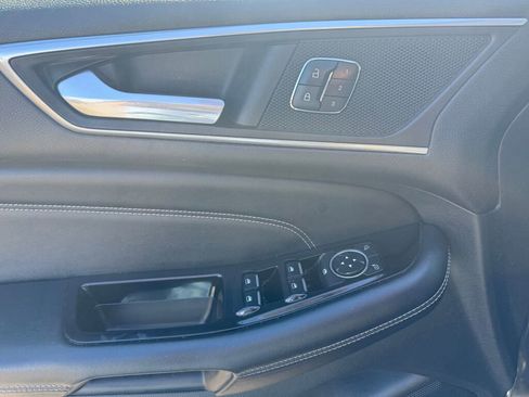 Used 2015 Ford Edge Titanium image 11