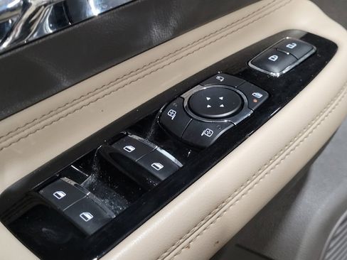 Used 2022 Lincoln Corsair AWD w/ Premium Package image 27