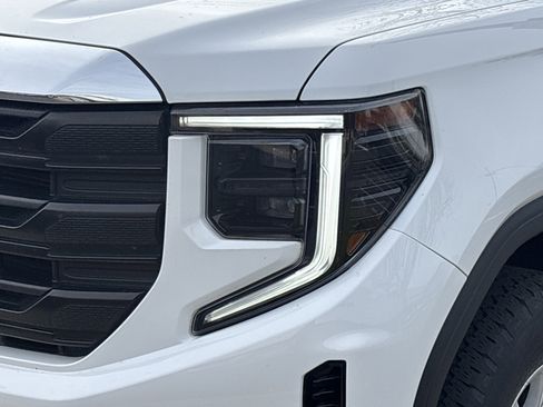 Used 2023 GMC Sierra 1500 Pro w/ Pro Value Package image 6