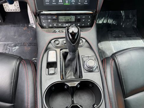 Used 2018 Maserati GranTurismo Sport RWD image 15