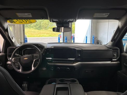 Used 2024 Chevrolet Silverado 1500 LT AWD/4WD image 11