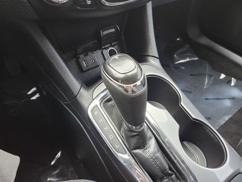 Used 2018 Chevrolet Cruze LT w/ Convenience Package image 32