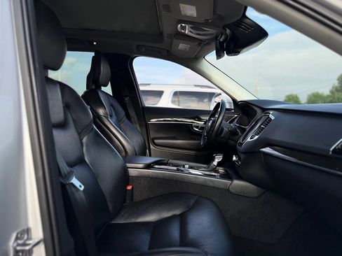 Used 2018 Volvo XC90 T5 Momentum w/ Convenience Package FWD image 46