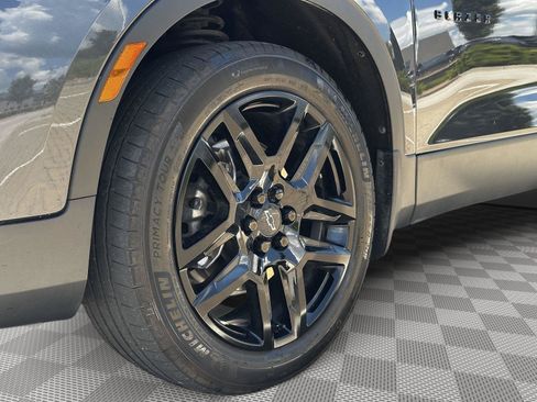 Used 2022 Chevrolet Blazer LT w/ Sound & Technology Package FWD image 8