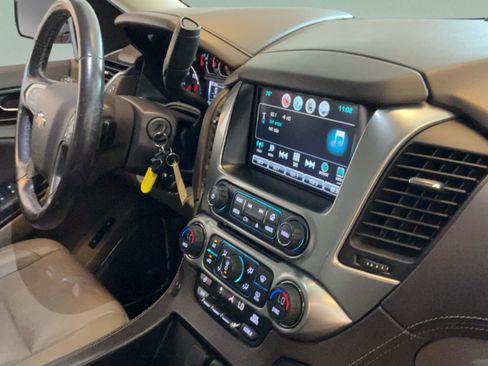 Used 2019 Chevrolet Suburban LT RWD image 48