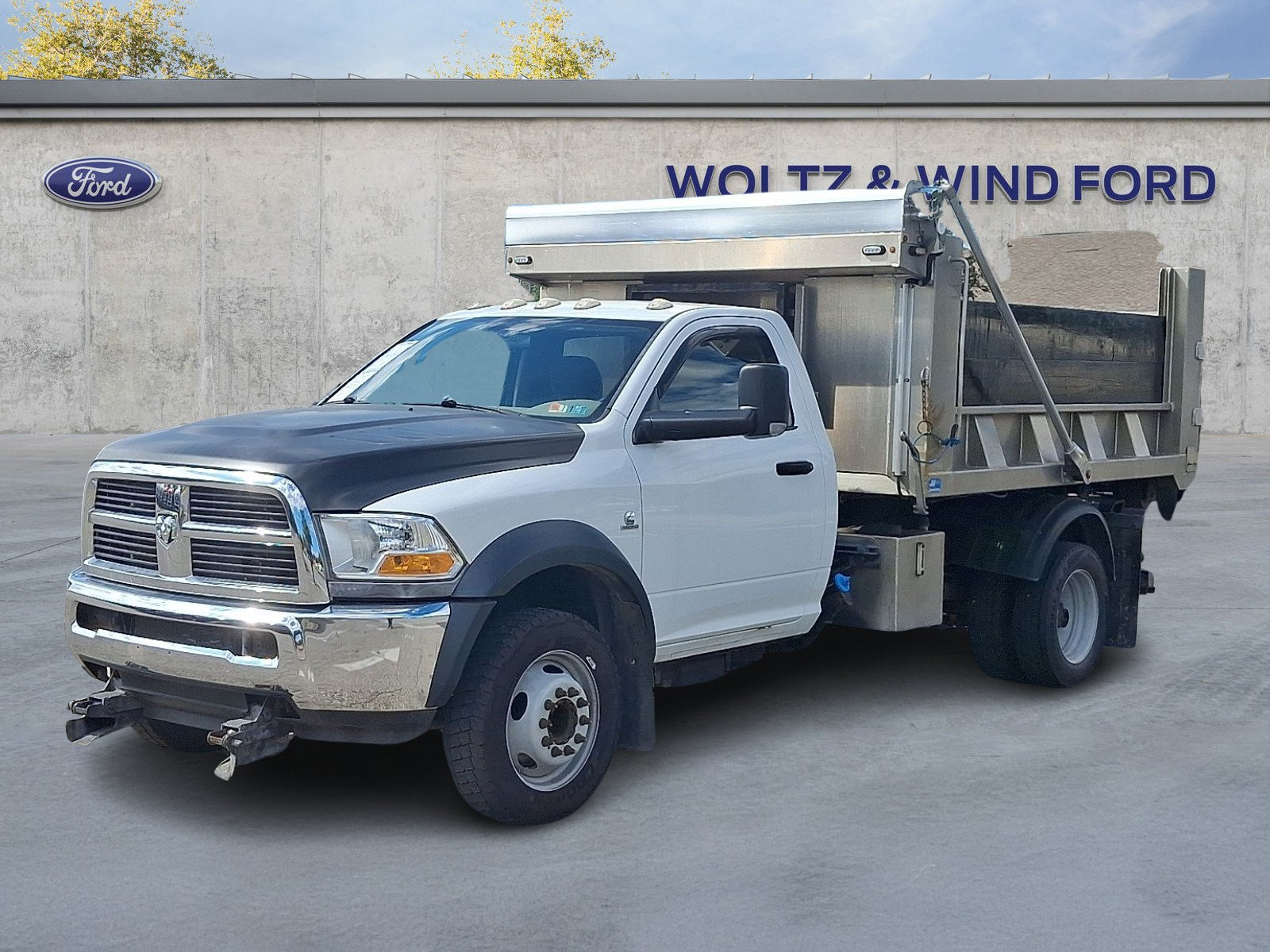 Used 2012 RAM 5500 4x4 Regular Cab w/ PWR & Remote Entry Group image 3