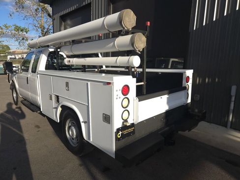 Used 2014 Ford F250 XL w/ Power Equipment Group image 3