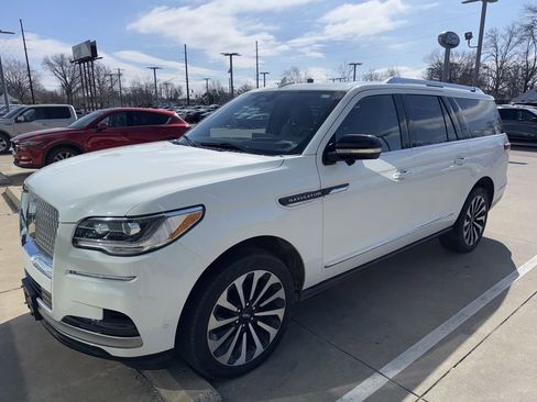 Used 2023 Lincoln Navigator L Reserve image 4