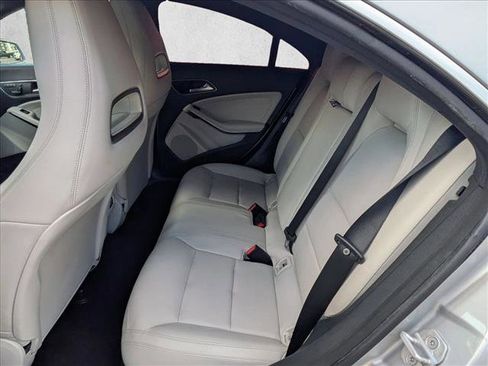 Used 2014 Mercedes-Benz CLA 250 image 20