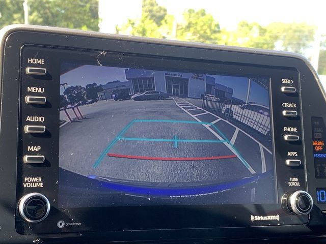 Used 2019 Toyota C-HR XLE FWD image 22