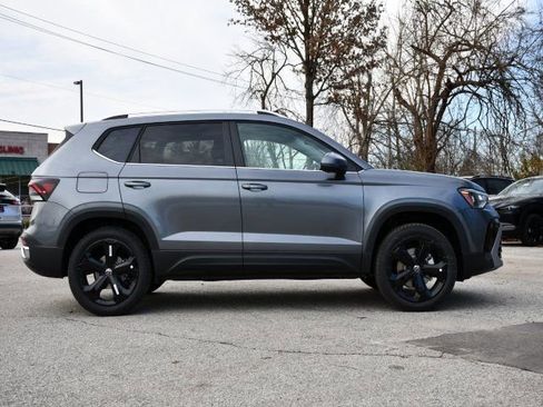 New 2026 Volkswagen Taos SEL image 8