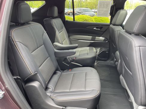 Used 2025 Chevrolet Traverse High Country w/ LPO, Floor Liner Package AWD/4WD image 39