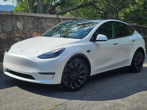Used 2023 Tesla Model Y Performance AWD/4WD image 5