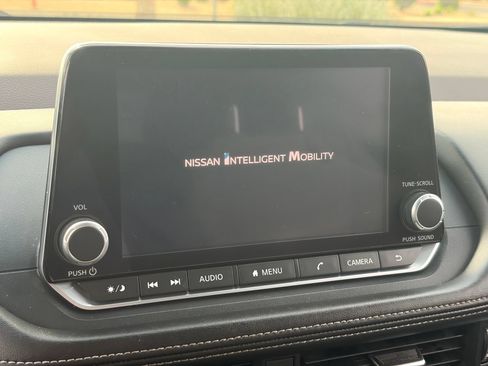 Certified 2023 Nissan Rogue SV FWD image 24