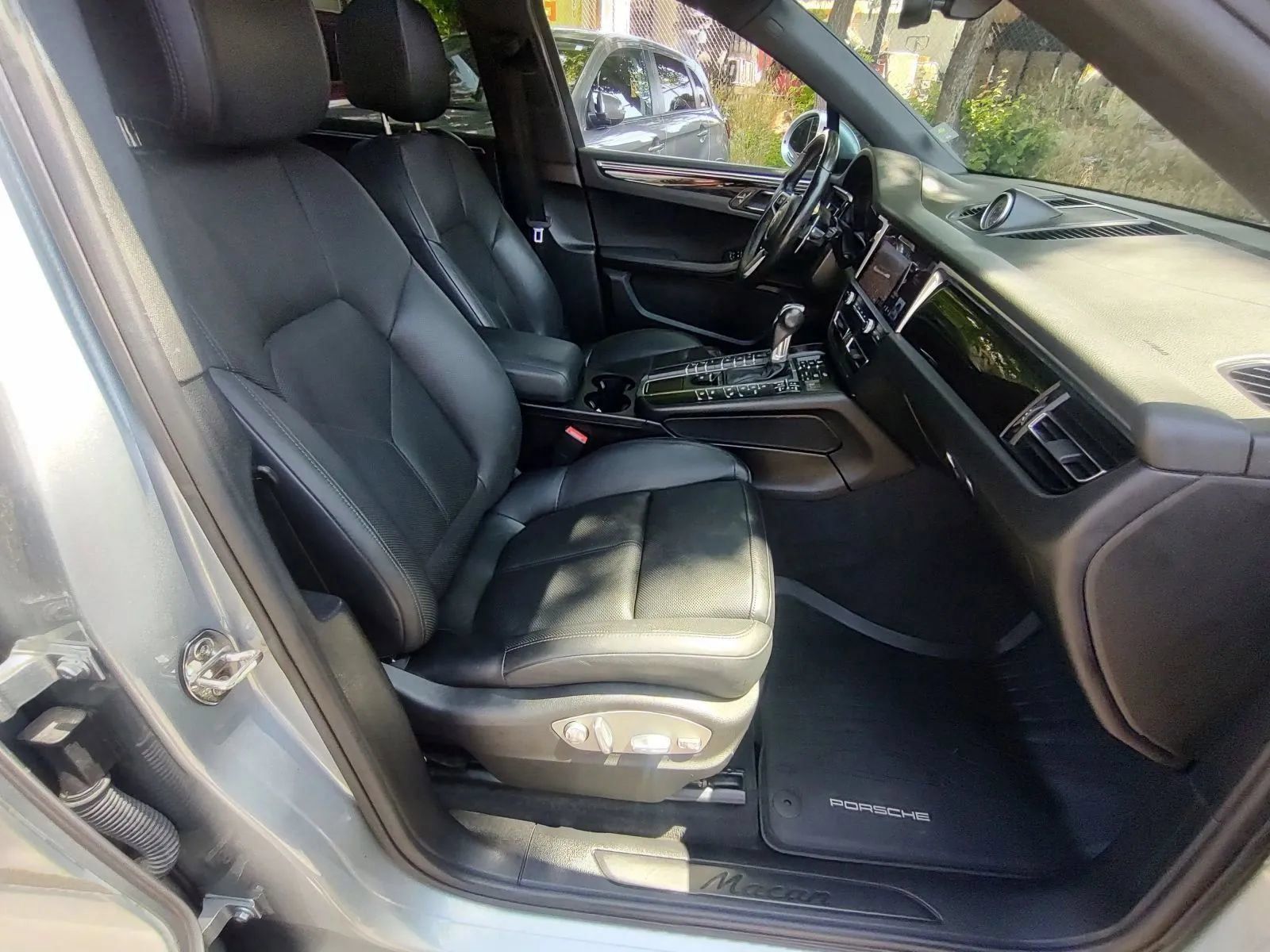 Used 2019 Porsche Macan AWD/4WD image 36