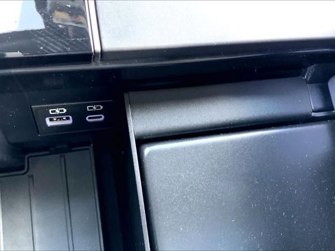 New 2026 Toyota Tundra Limited AWD/4WD image 19