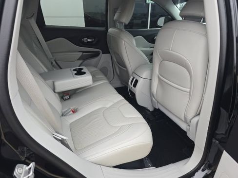 Used 2020 Jeep Cherokee Limited AWD/4WD image 6
