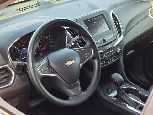 Used 2023 Chevrolet Equinox LT image 18