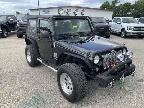Used 2015 Jeep Wrangler Sport w/ Quick Order Package 24S AWD/4WD image 2